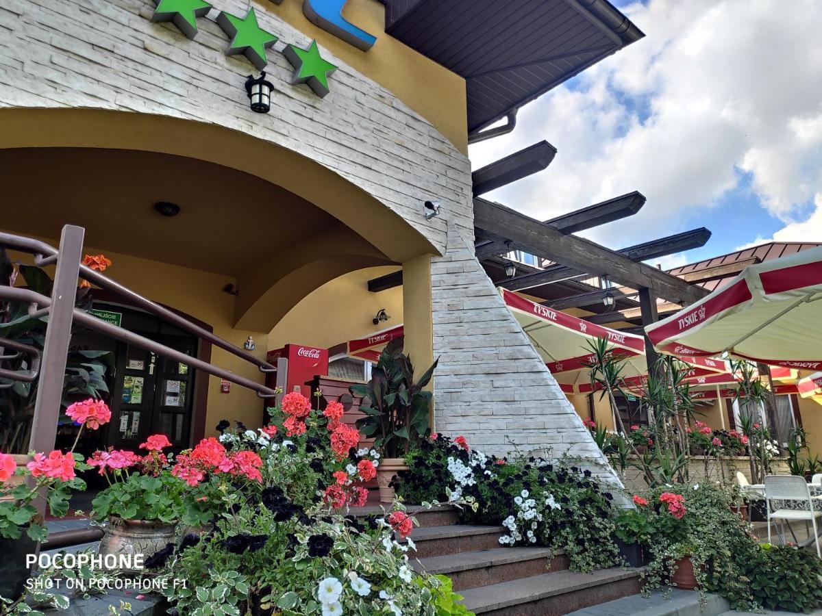 马里纳酒店 Nielisz 外观 照片